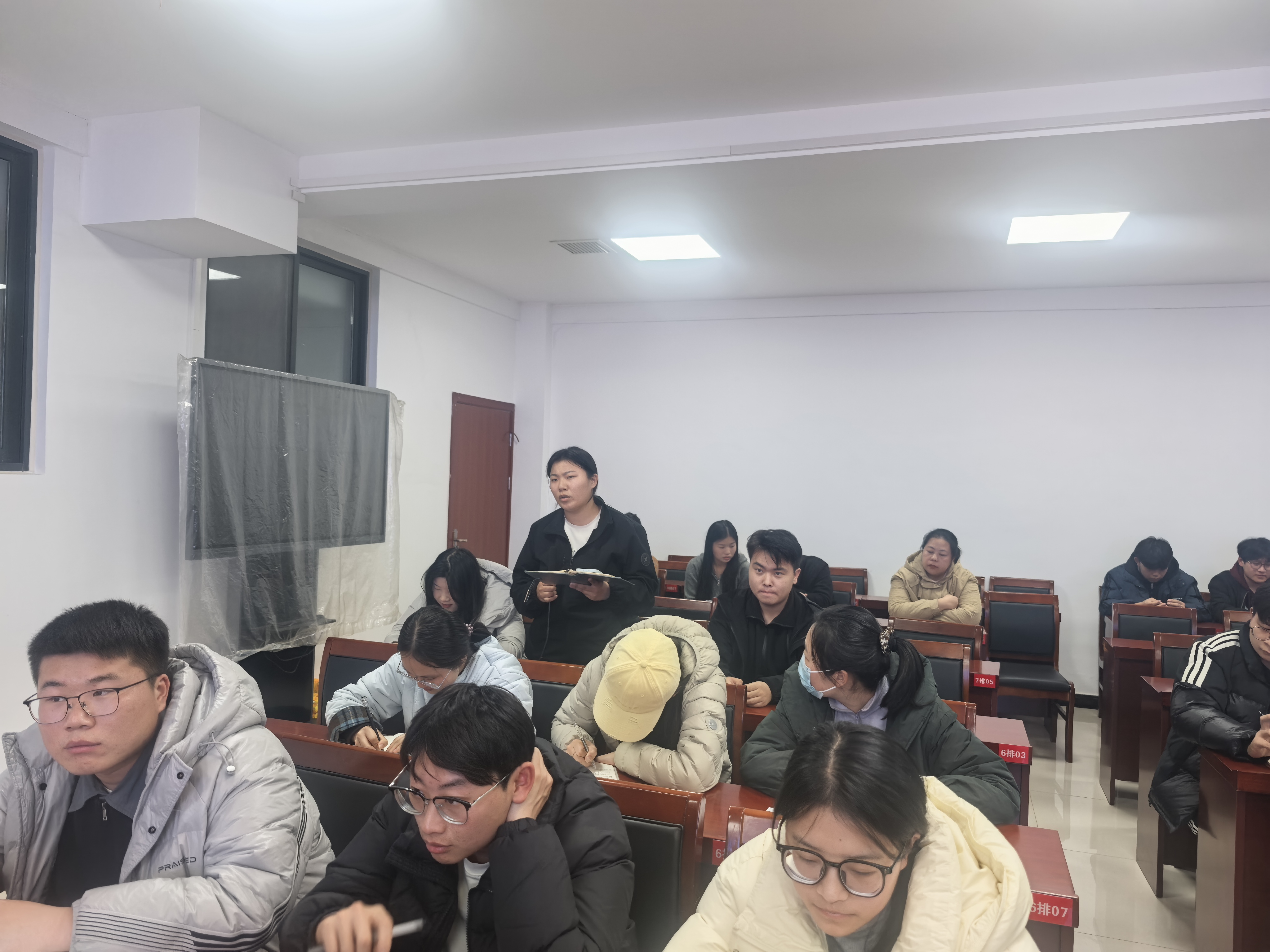 总务处召开2025年秋季学期后勤服务质量提升师生座谈会